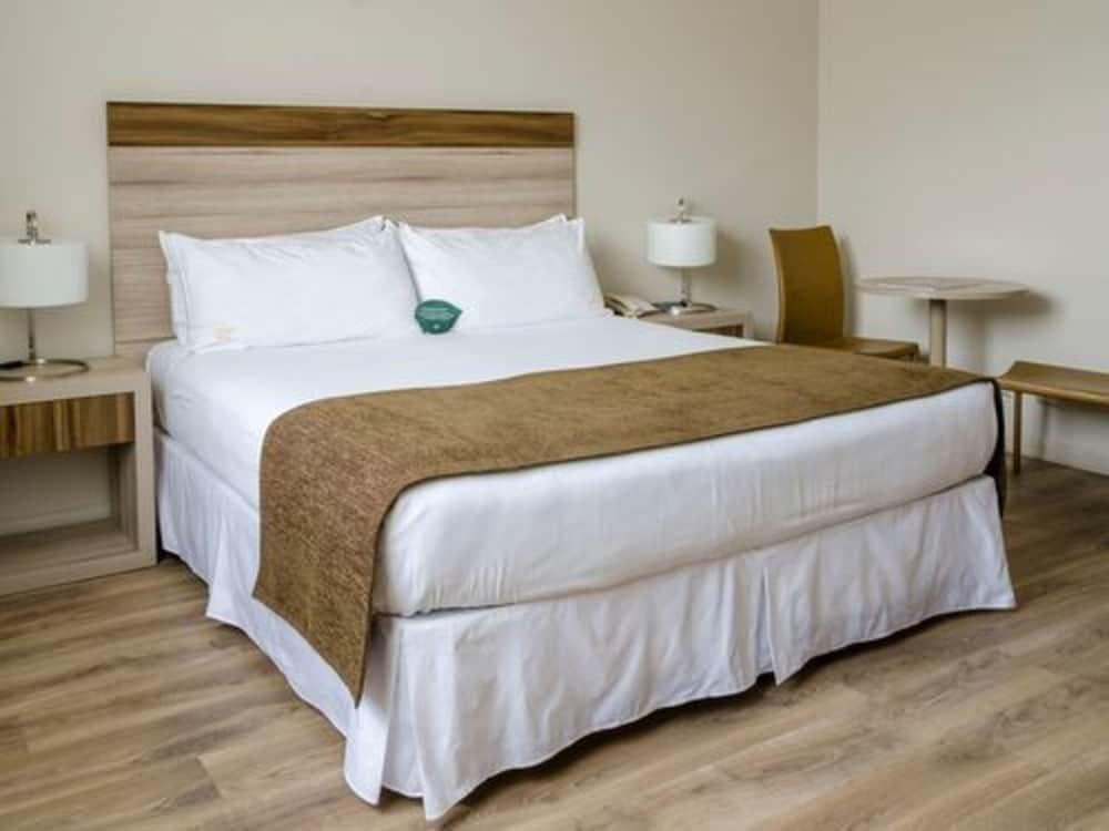 Terrado Arturo Prat Hotel 4*