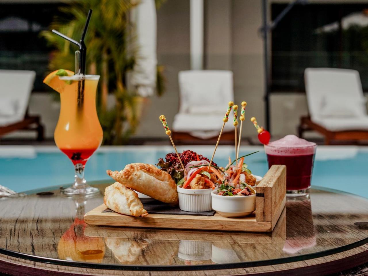 Terrado Arturo Prat Hotel 4*